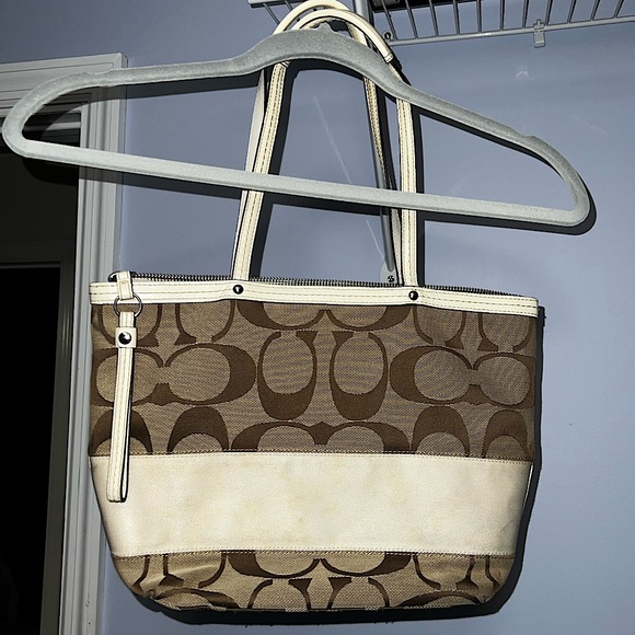 Coach Handbags - Coach Signature Vintage Khaki Brown Tan Canvas Shoulder Bag